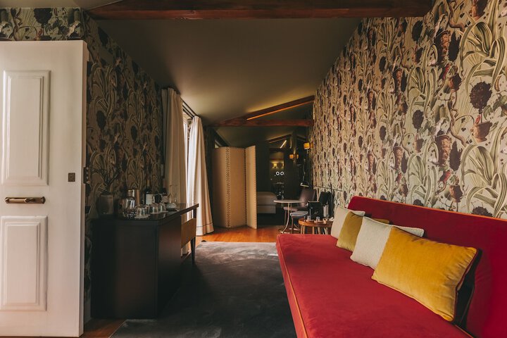 Room 122 of 245
