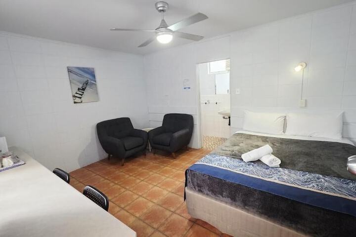 Room 14 of 28