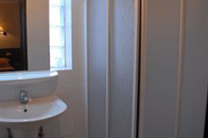 Room 5 of 48