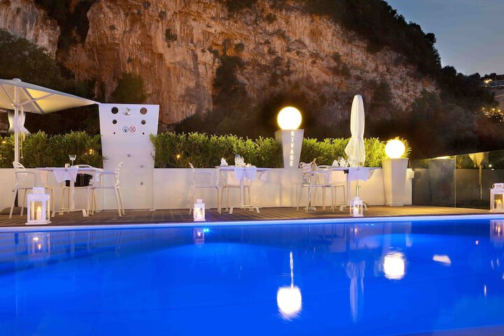 Pool 52 of 71