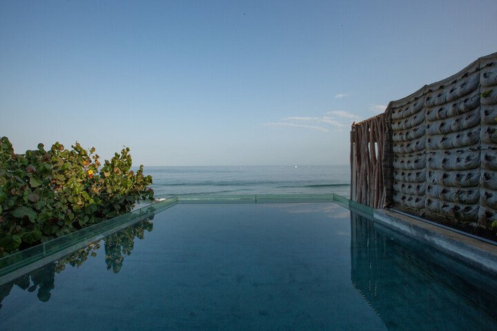 Pool 60 of 74