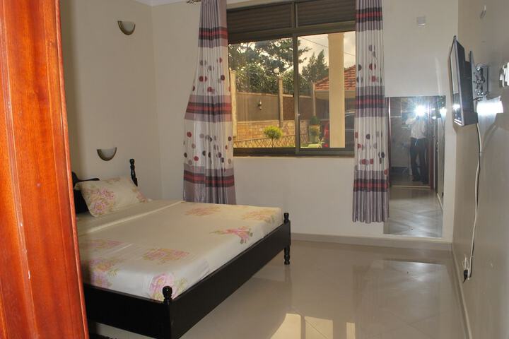Room 10 of 182
