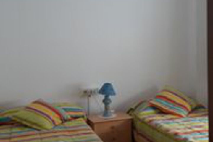 Room 15 of 33