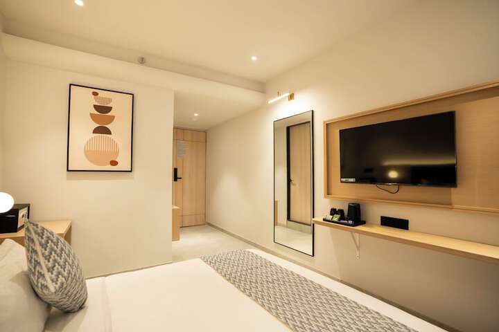 Room 77 of 90