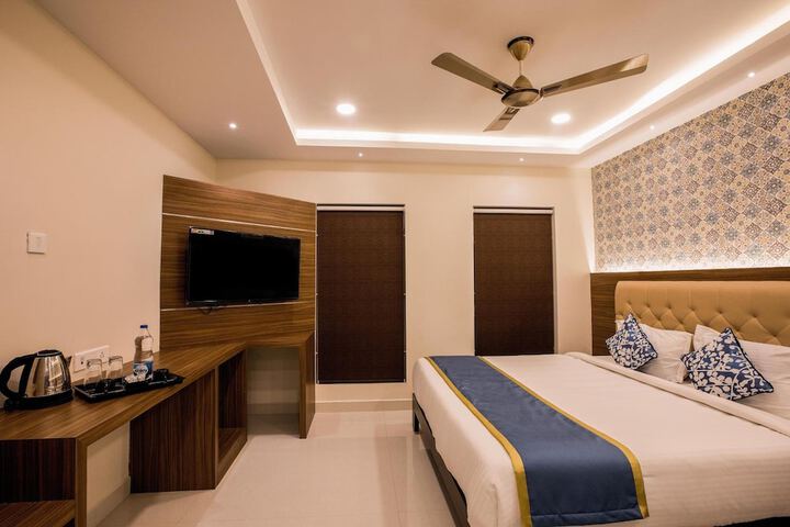 Room 13 of 42