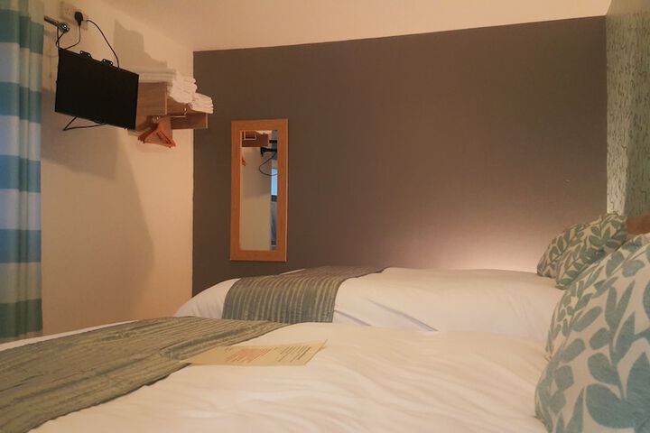 Room 15 of 26