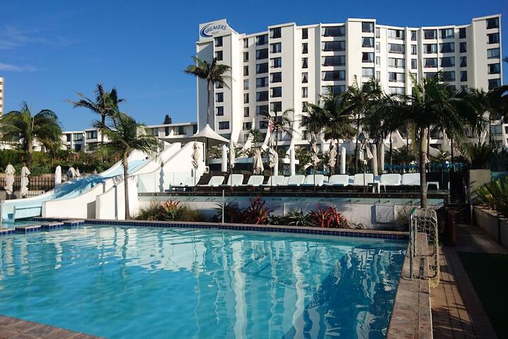 Pool Hotel
