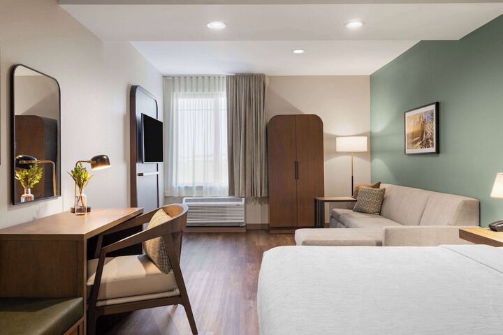 Room 32 of 64