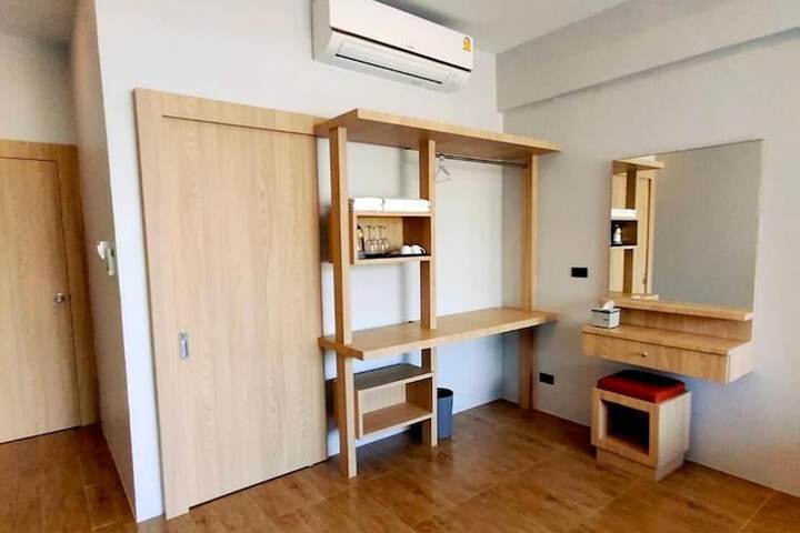 Room 13 of 43