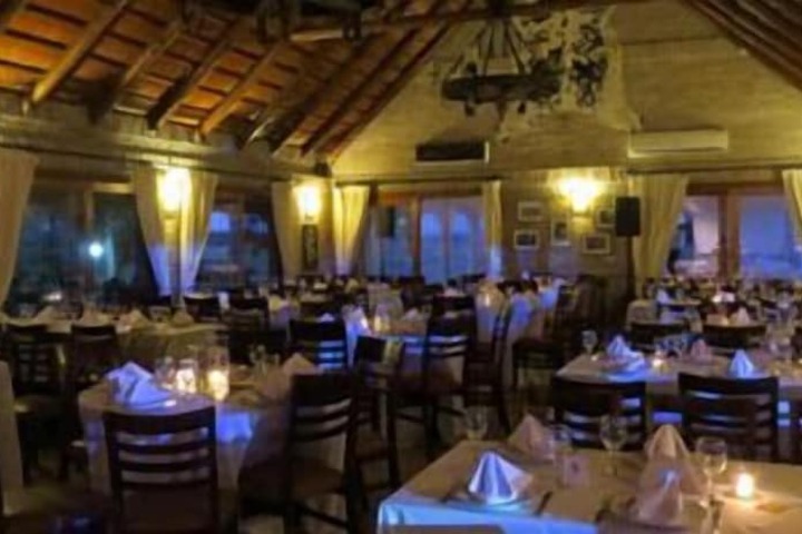 Dining 18 of 50