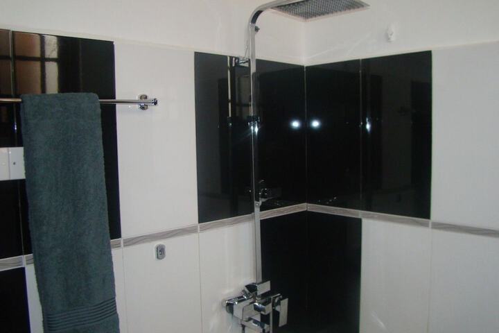 Room 11 of 20