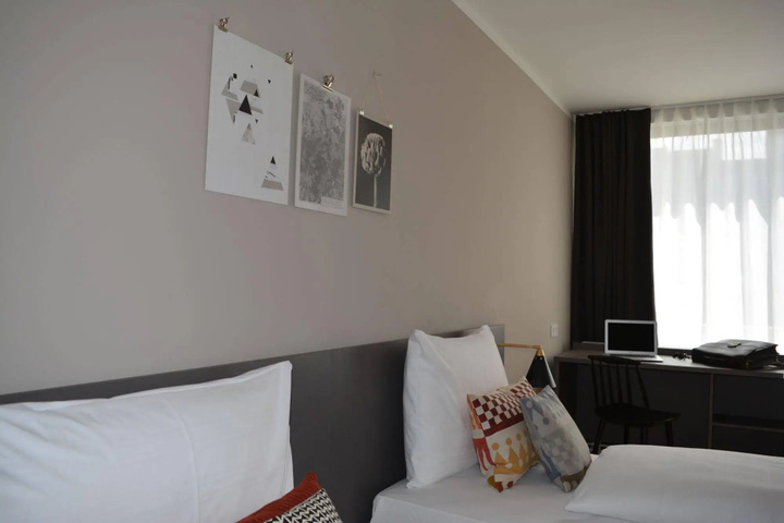 Room 5 of 15