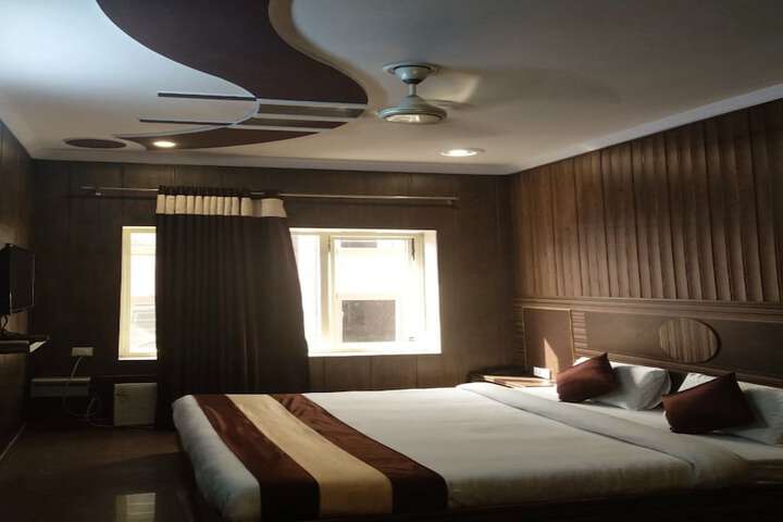 Room 11 of 53