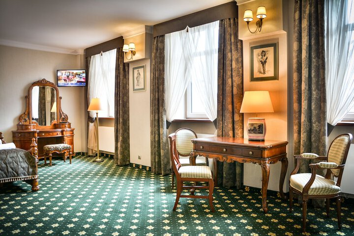 Room 30 of 86