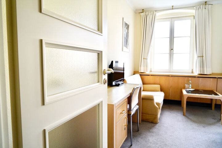 Room 13 of 50