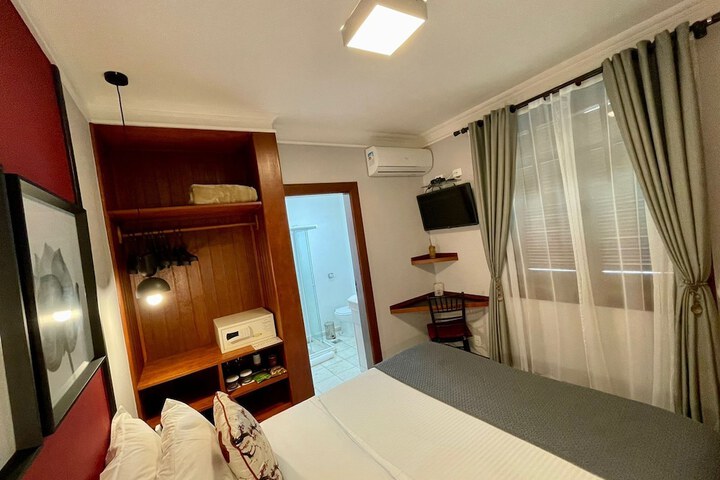 Room 22 of 104