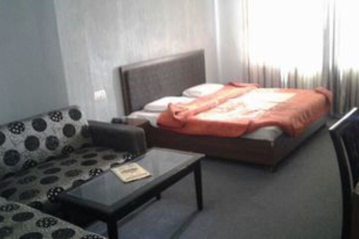 Room 12 of 23
