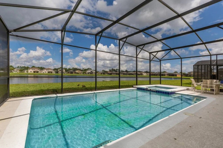 Pool 12 of 22
