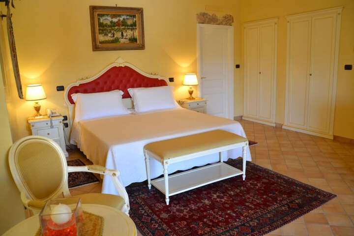 Room 14 of 106