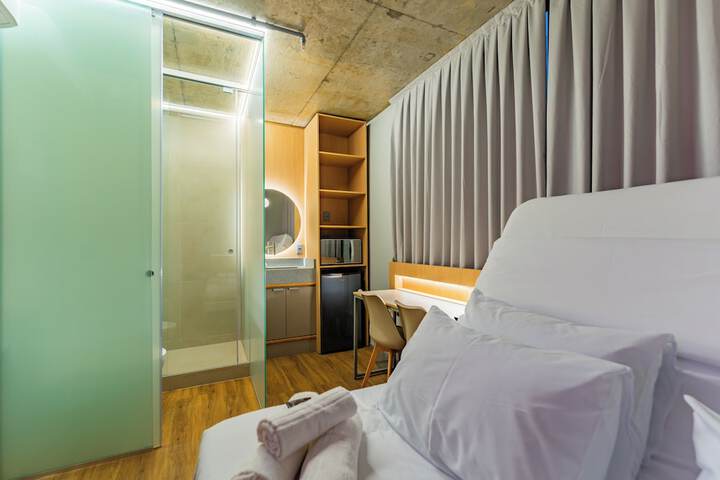 Room 53 of 71