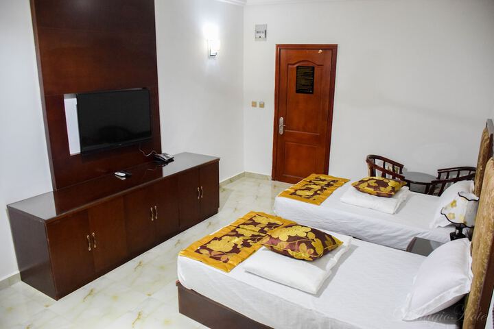 Room 5 of 39