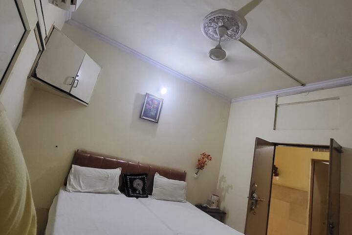 Room 3 of 12