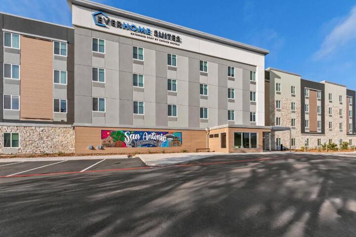 Everhome Suites San Antonio Lackland near Seaworld in San Antonio, TX