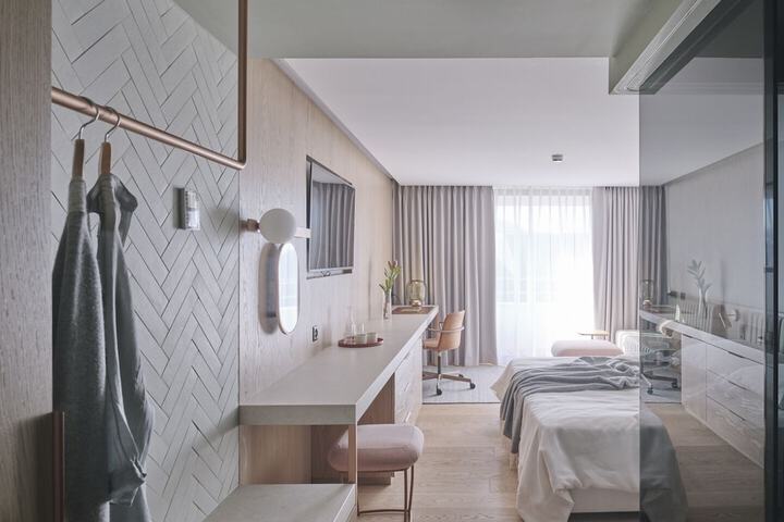 Room 3 of 71