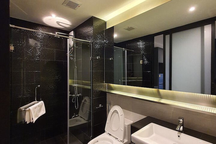 Room 14 of 18