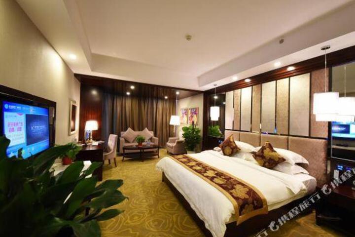 Huawen Hotel