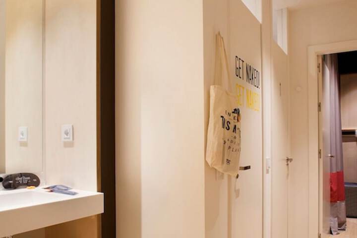 Room 14 of 62