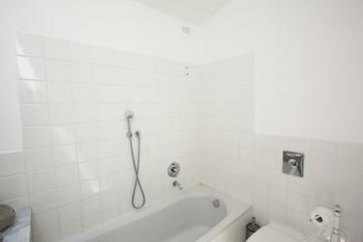 Room 3 of 46