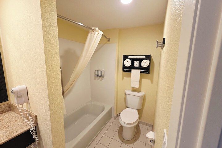 Room 47 of 60