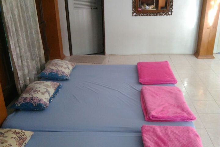 Room 6 of 35