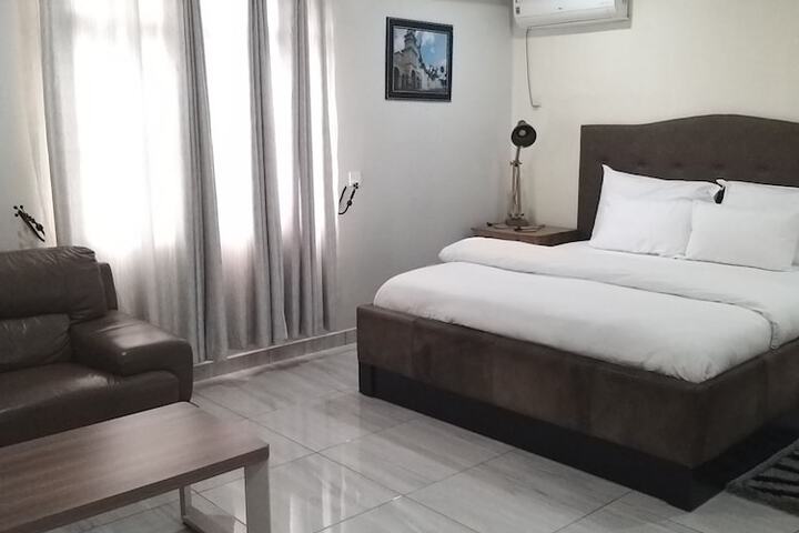 Room 4 of 34