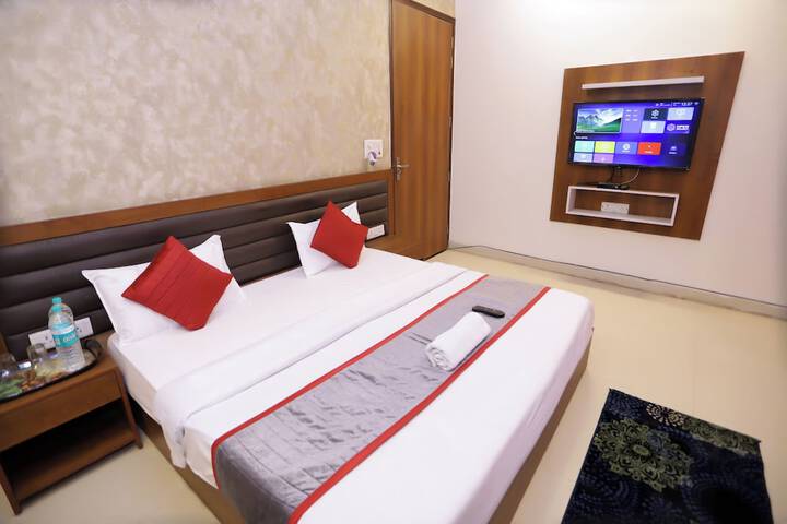 Room 12 of 14