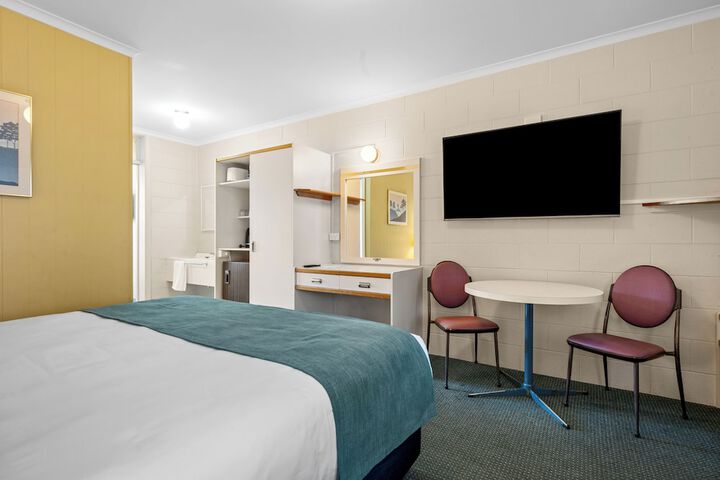 Room 10 of 31