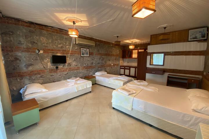 Room 13 of 52