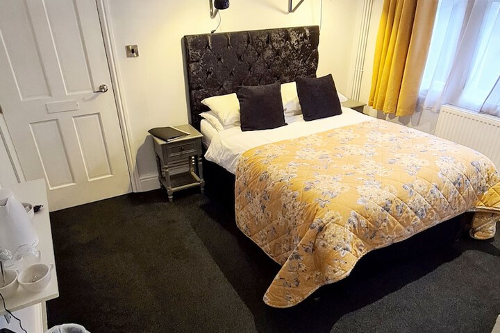 Room 3 of 50