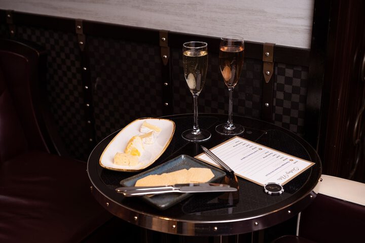 Dining 53 of 105