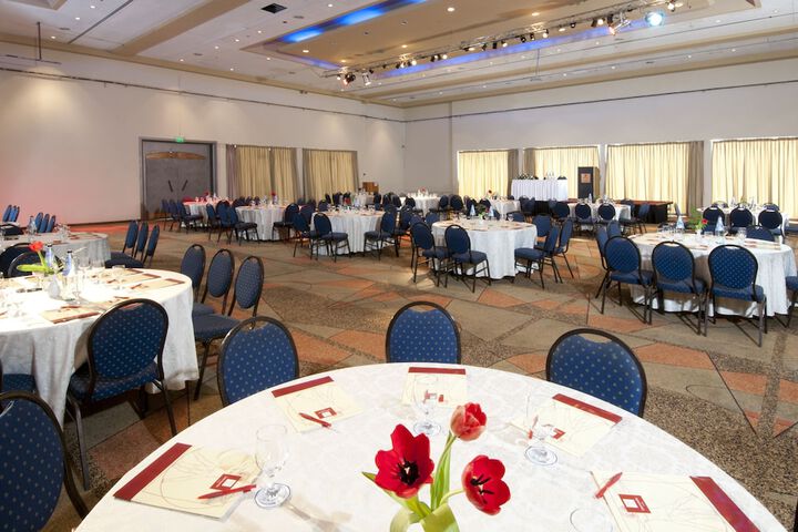 Ballroom/Hall 74 of 80