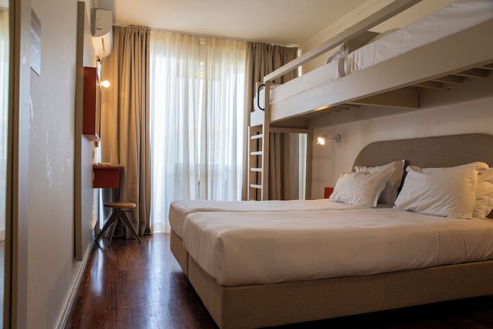 Room 10 of 46