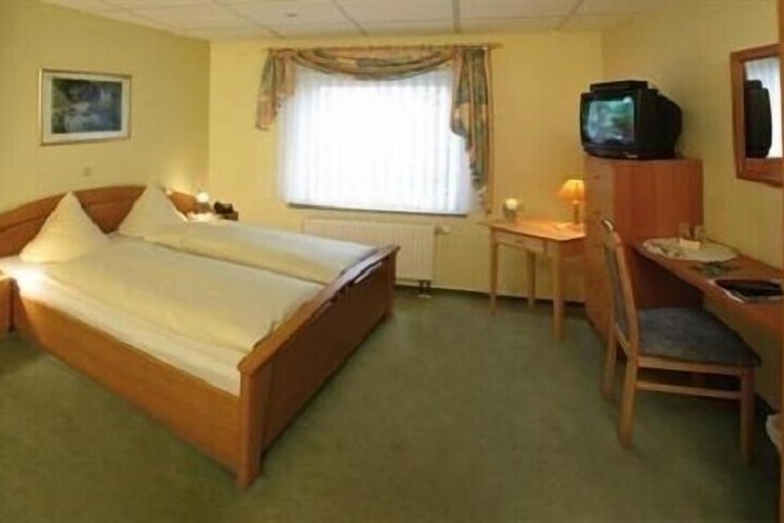 Room 3 of 9