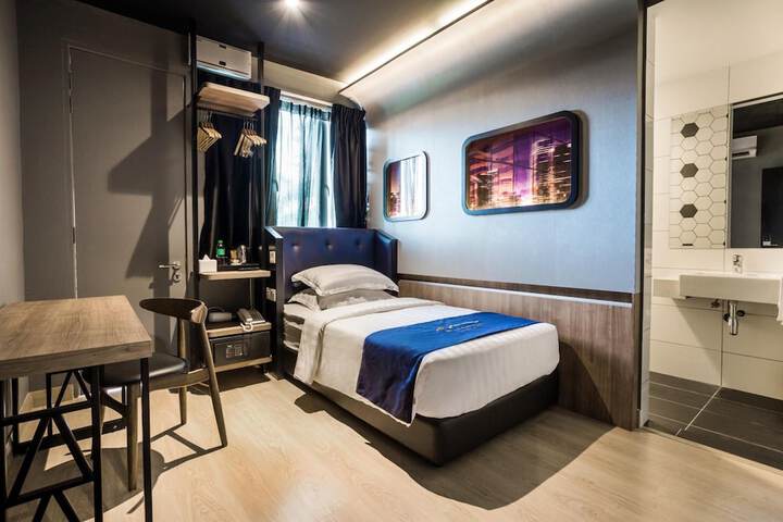Room 20 of 38