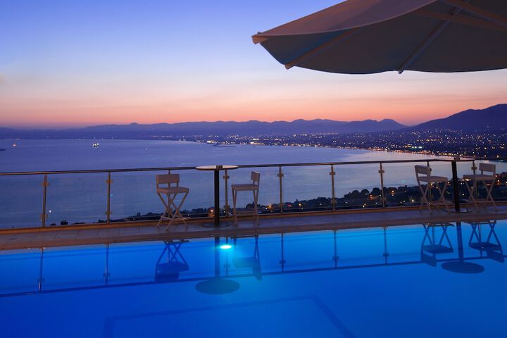 Pool 40 of 66