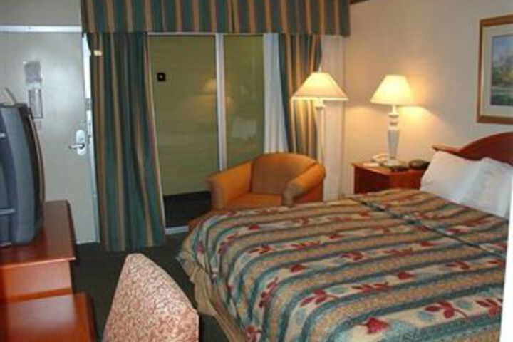 Room 7 of 19