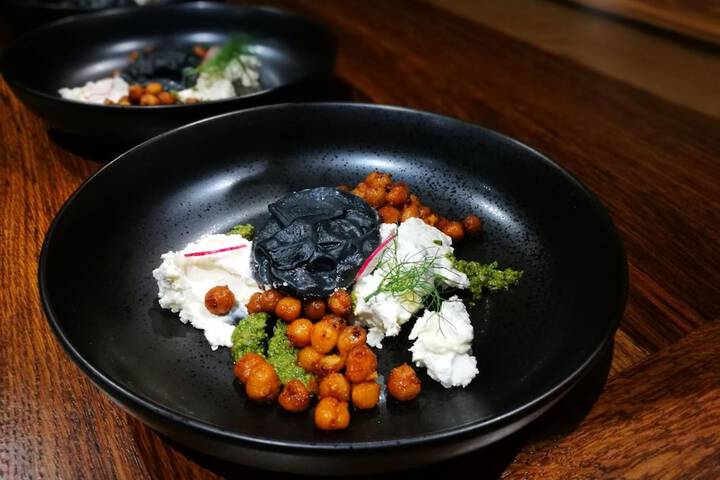 Dining 36 of 53