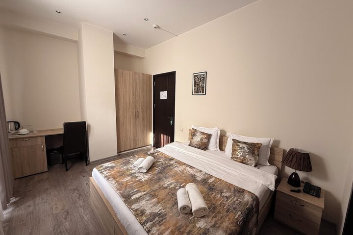 Room 12 of 86