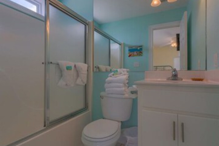 Room 10 of 77