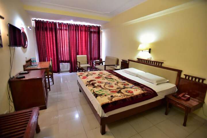 Room 2 of 8
